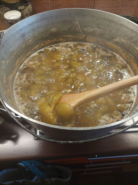 Vand dulceață de smochine cu nucă