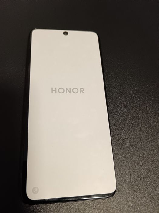 Vand 2 telefoane honor 200 sigilate pret 1000ron bugata