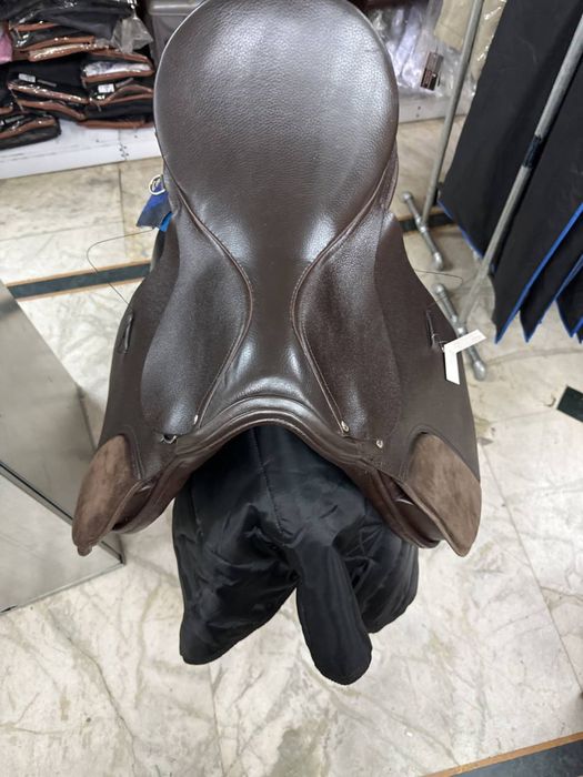 спортивный янги егар сотилади