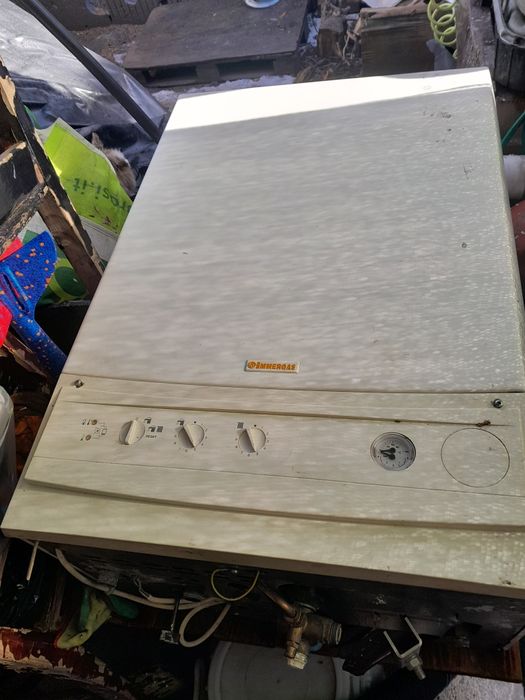 Dezmembrez centrala immergas