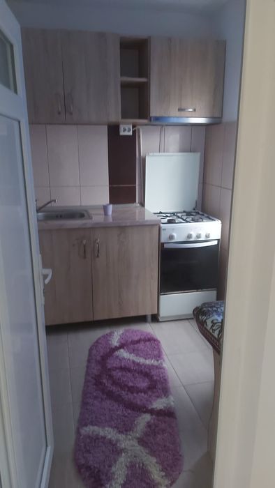 Închiriez garsonieră