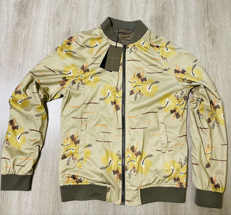 Продавам Яке ZARA