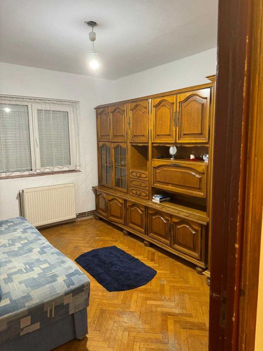 apartament 3 camere decomandat de inchiriat