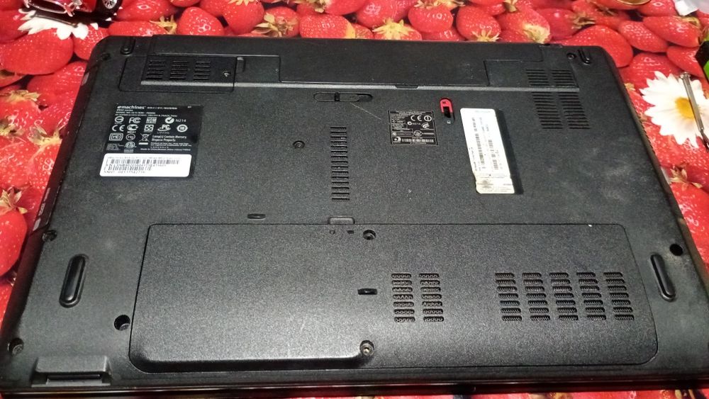 Лаптоп Acer eMachines e642G за части