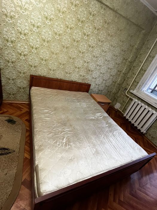 Продам двуспальную кровать