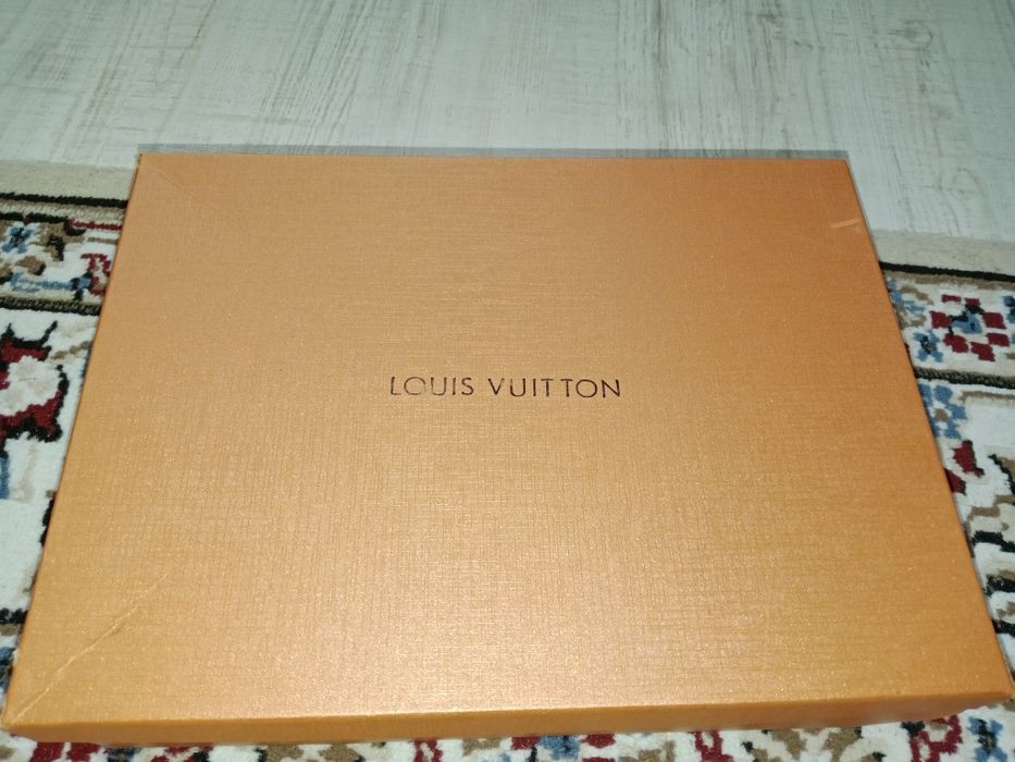 Продам стильную сумочку LOUIS VUITTON