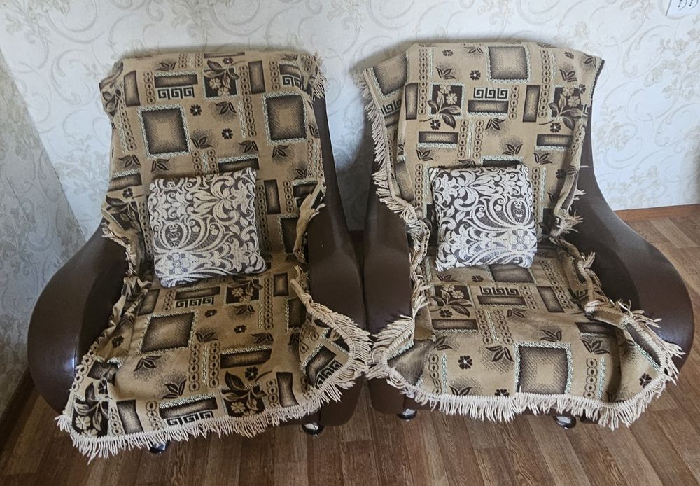 Диван с креслами