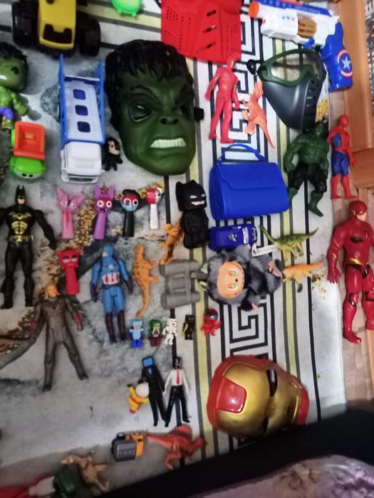 Продам много игрушек