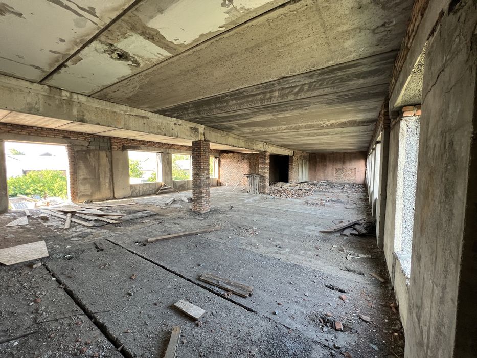 Здание 700 кв. 3-х этажное