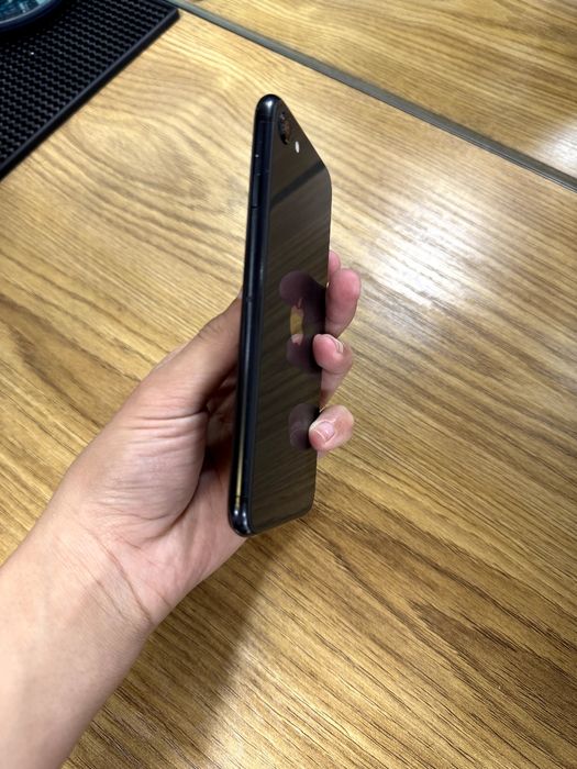 Iphone se 64gb sotiladi