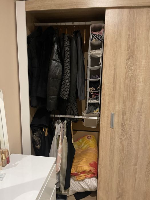 Гардероб с плъзгащи врати