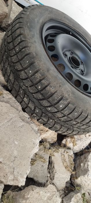 Зимние шипы для автомобиля