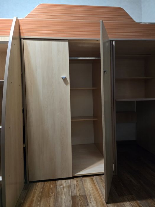 Продам детский гарнитур (модульная мебель)