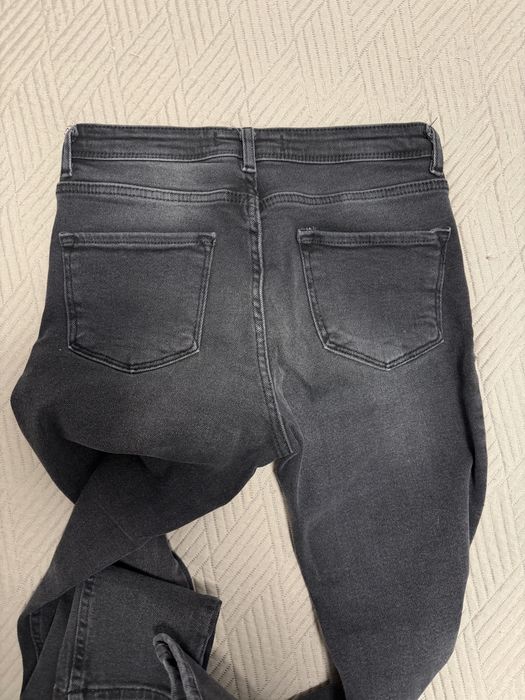 Дънки по тялото