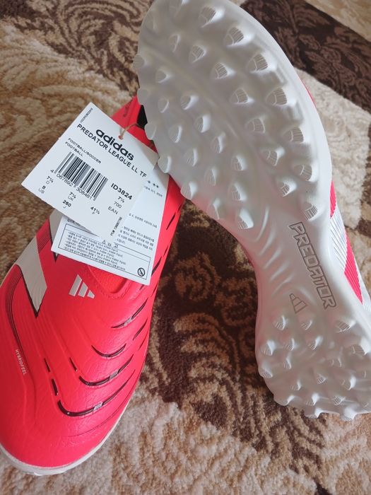 Бутса ADIDAS BREND  ORIGINAL. Привезли из Кореи супер качество супер ц