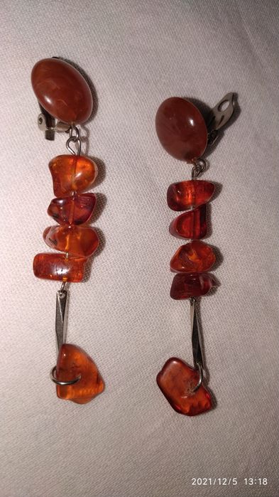 Продаются янтарные бусы и серги