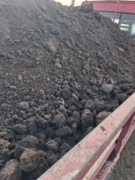 Pământ vegetal ideal pentru amenajări grădină