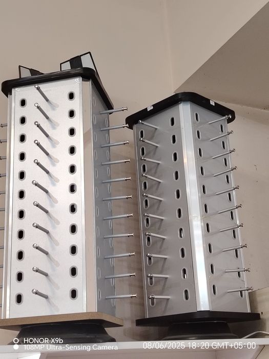 Продаю стойку настенный