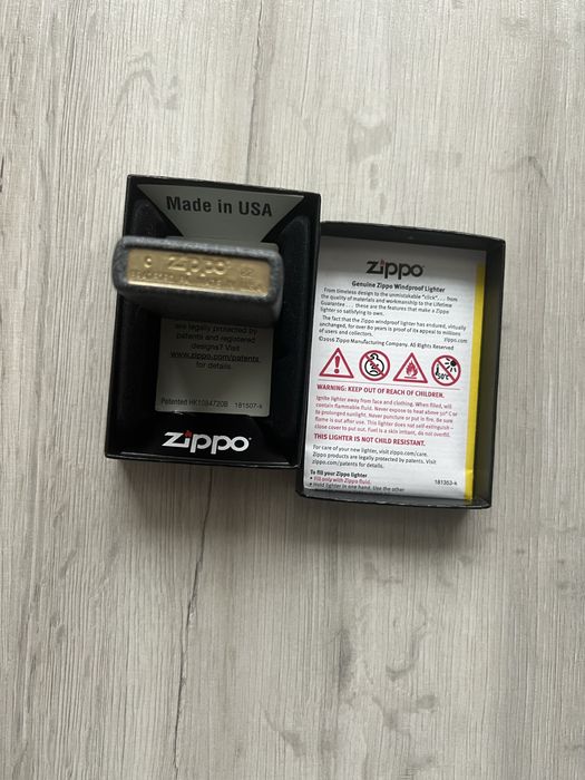Bricheta Zippo de origine metalica, benzina, noua in cutie