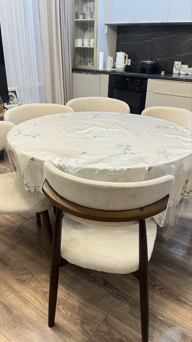 Продается стол икея