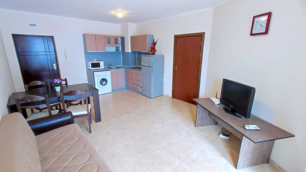 Дава се под наем Двустаен апартамент в Несебър - 70 кв.м за 459 € - Снимка #1