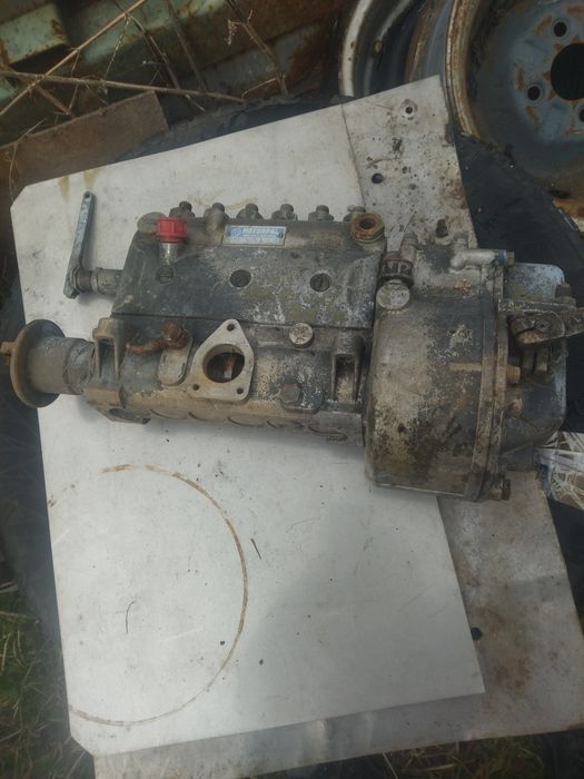 Нафтова помпа за селско стопанска техника