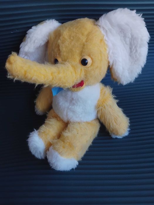 Стара играчка от 80-90-те Слонче