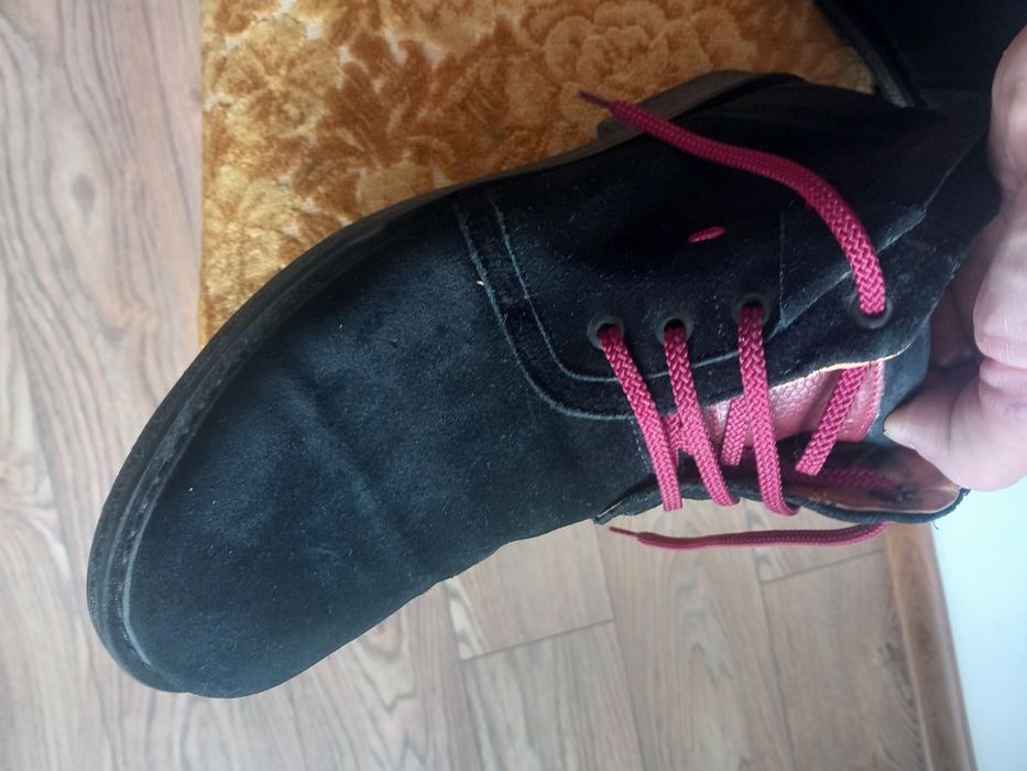 Ghete otter , piele naturală