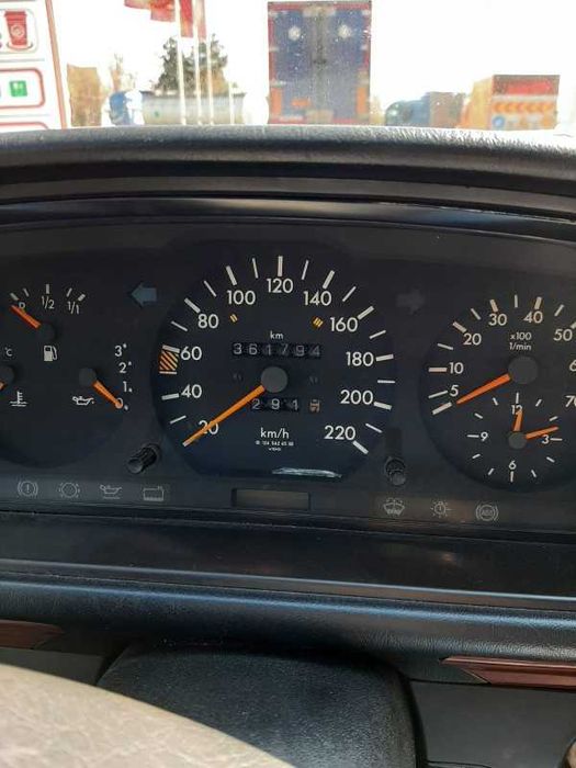 MERCEDES-BENZ E-Class 1992 — imagine 3
