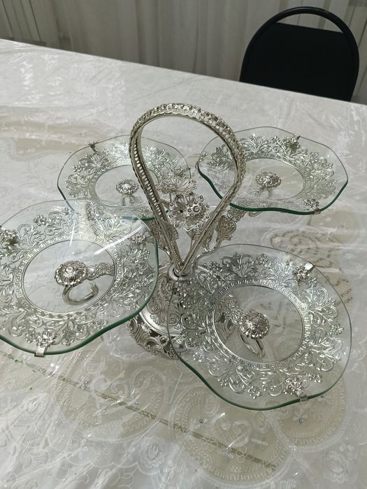 Продоётся сухофруктовница