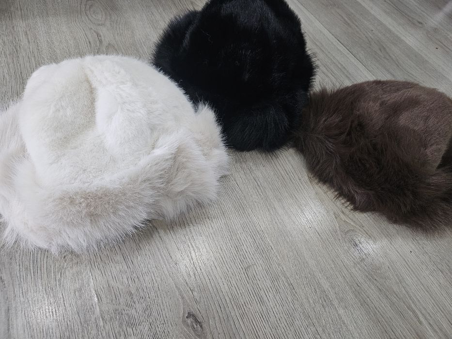 Дамска шапка с косъм