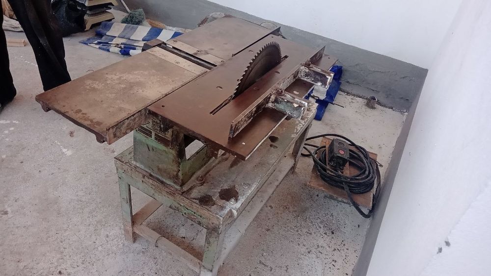 Stanok sotiladi arra tokarni