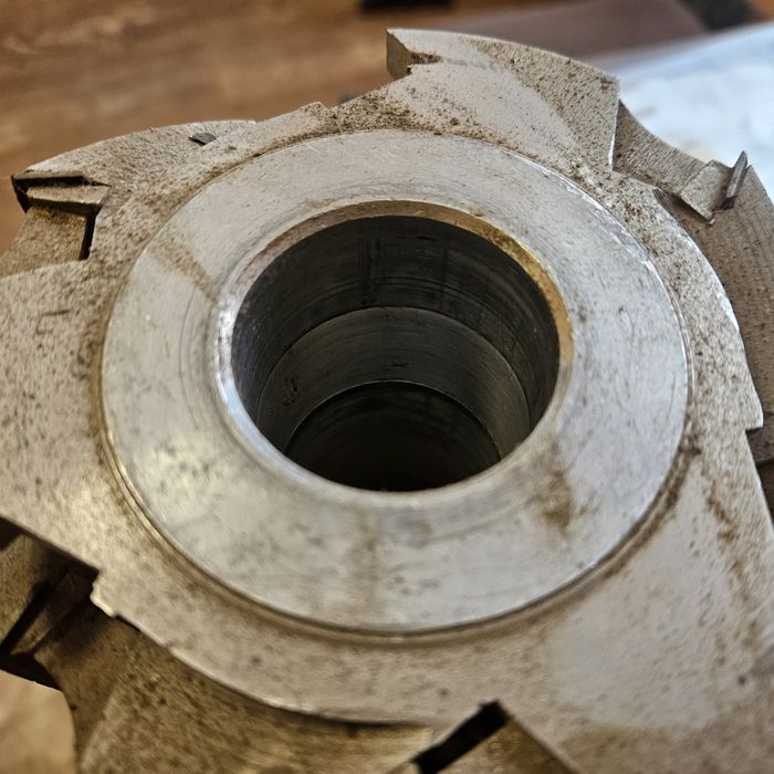 глави за четиристранка 2 бр.с размери височина 160 мм.ширина 125мм.