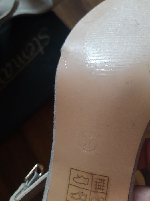 Продавам нови елегантни сандали