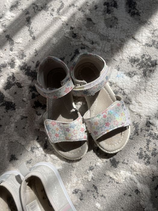 Детская обувь все за одну цену