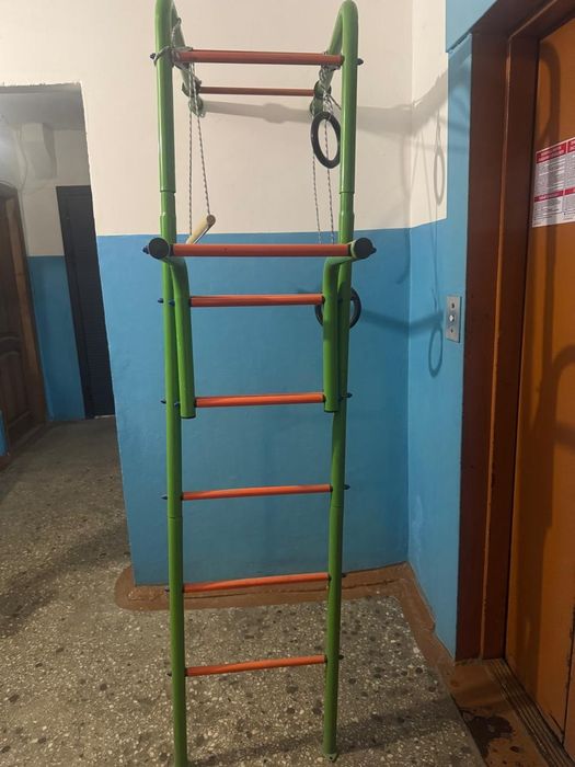 Продам спортивный уголок