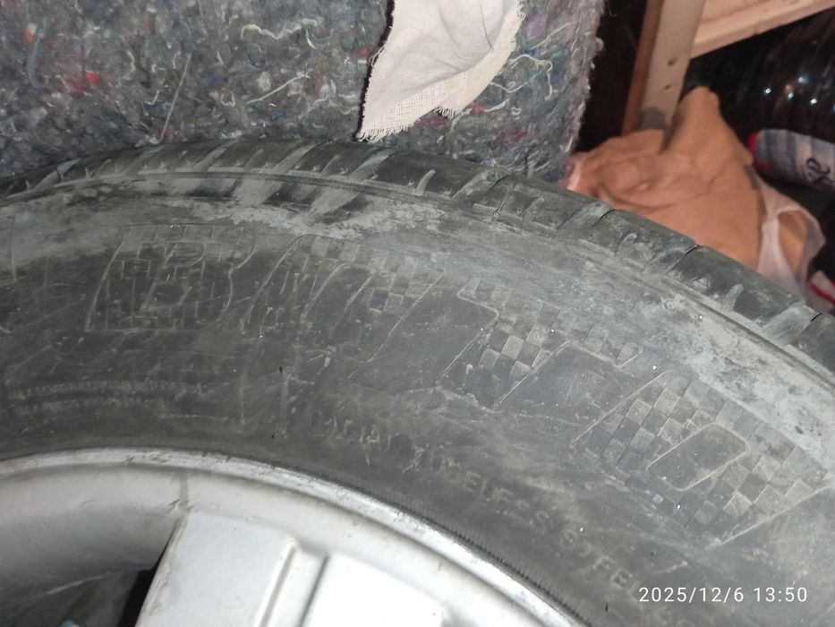 Продам комплект резины с дисками.