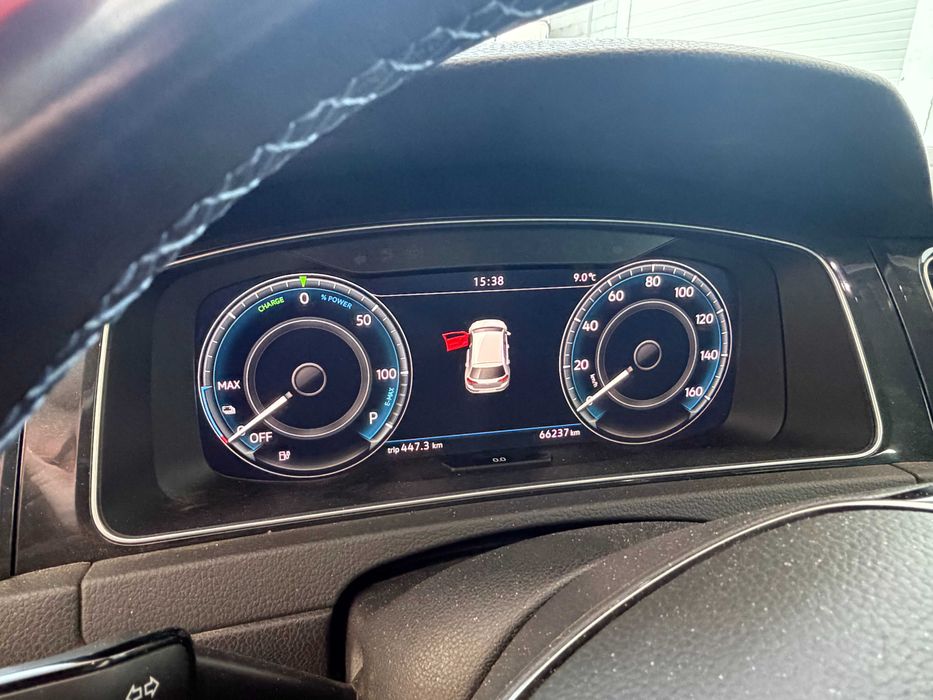 VW e-Golf 2019: Keyless, Park Assist, faruri LED, pompă caldură