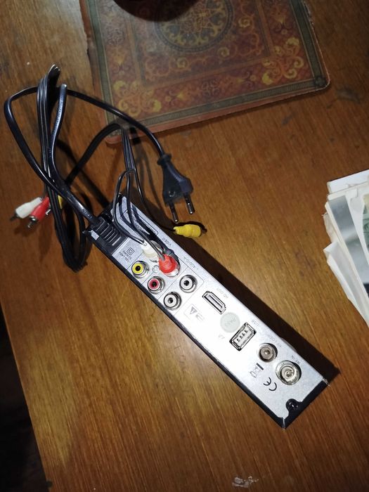 Тюнер SKYBOX, в отличном состоянии