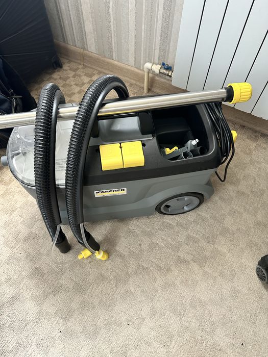 Продам моющий пылесос Karcher Puzzi 10/1