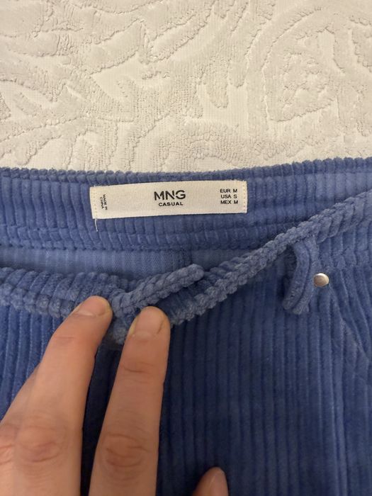 Юбка велветовая почти новая . Zara