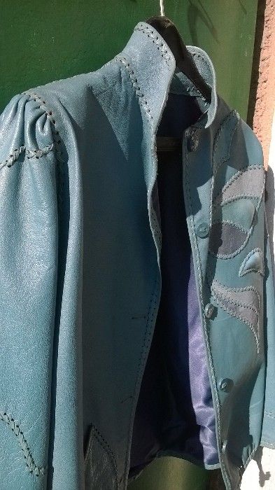 Продавам ръчно изработени дрехи от естествеа кожа