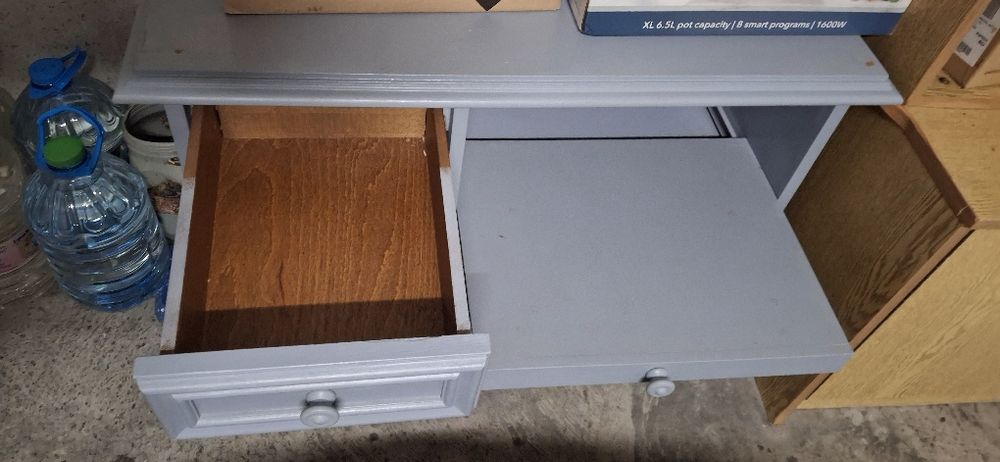 Старинен изцяло дървен шкаф