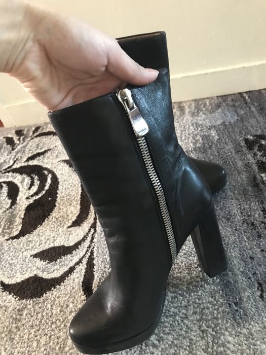 Продам ботильоны в идеальном состоянии