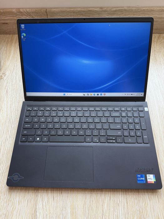 Laptop Dell Vostro 3520 / i7-1255U / 16GB RAM / 512GB SSD / Win 11 Pro / 120Hz