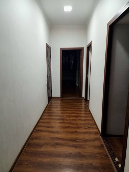 2х комнатная в центре Чирчика с мебелью и техникой