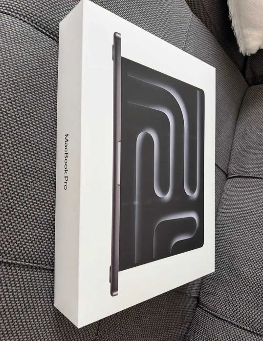 MacBook Pro М5 чип 16 gb Ram 1TB памет