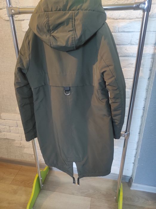 Продам демисезонную куртку