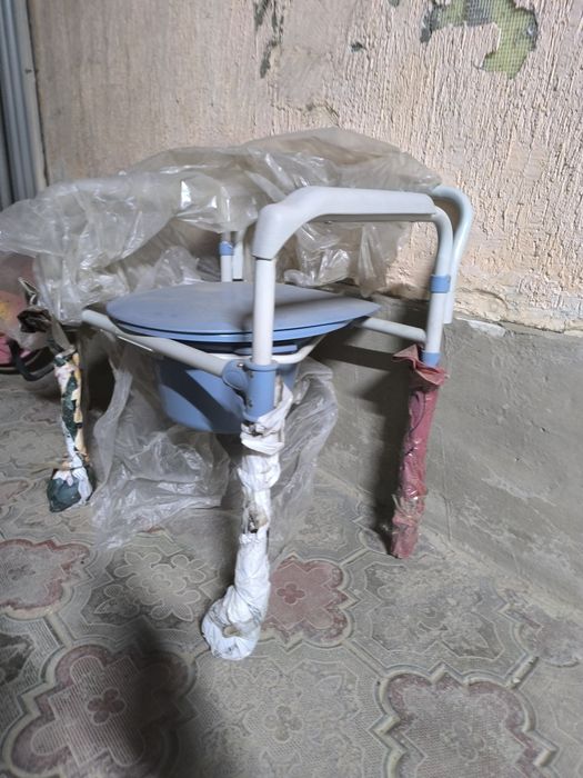 Продам туалет стульчик взрослый