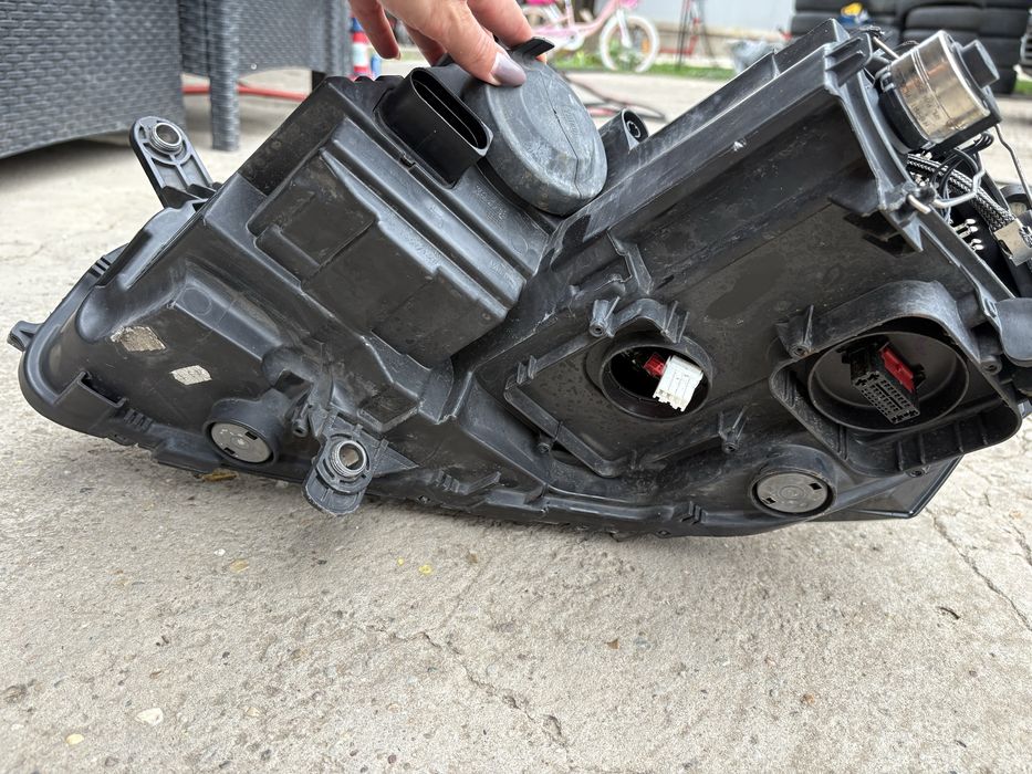 Десен фар за Пасат Б 7 /  VW Passat b7